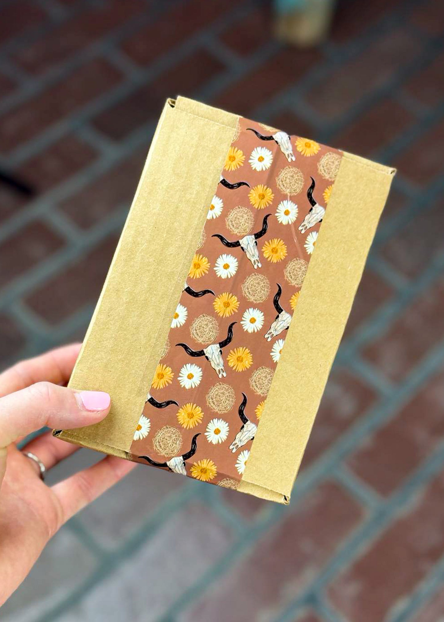 Daisy Steer Skull Shipping Tape 2" x 110yard