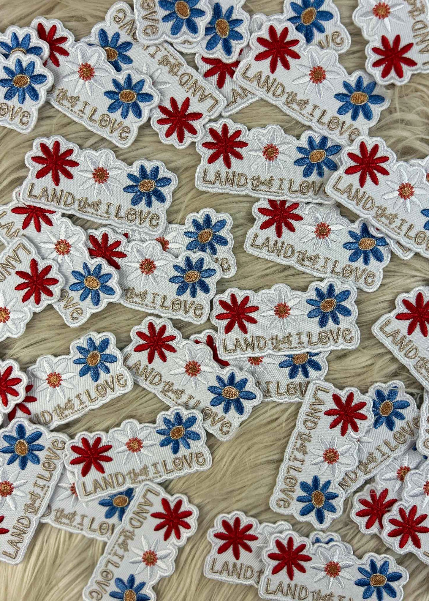 Land That I Love Daisies Patch adhesive patch Sorrel South